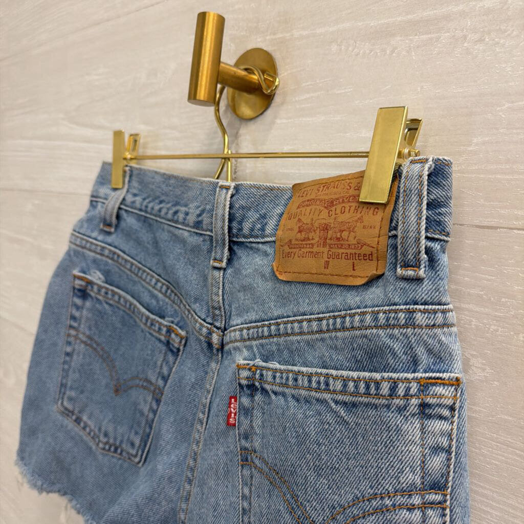 Levi Light Wash Cutoff Denim Shorts 5