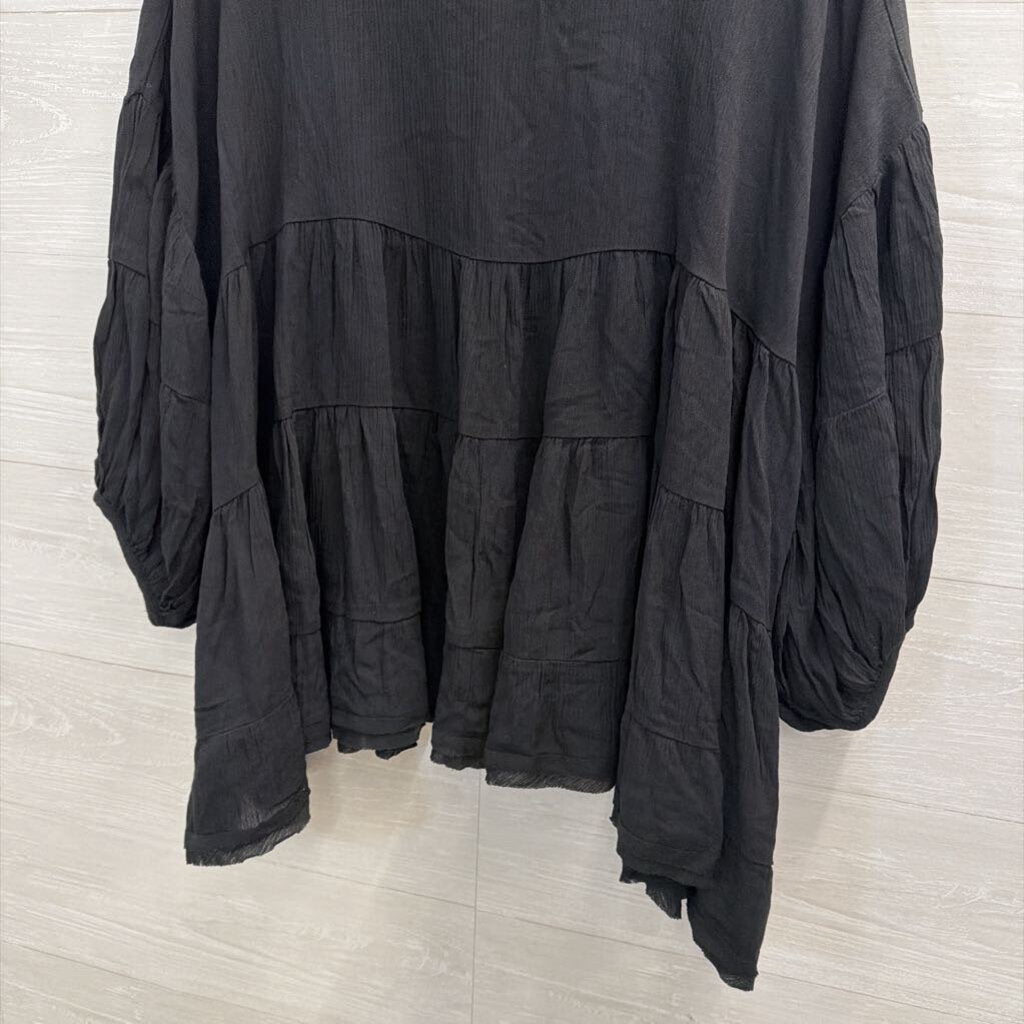 Kye Mi Black Short Puff Sleeve Top Medium