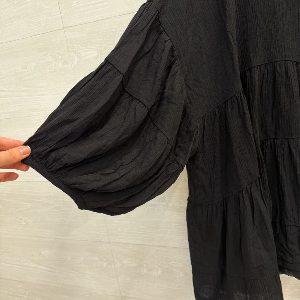 Kye Mi Black Short Puff Sleeve Top Medium