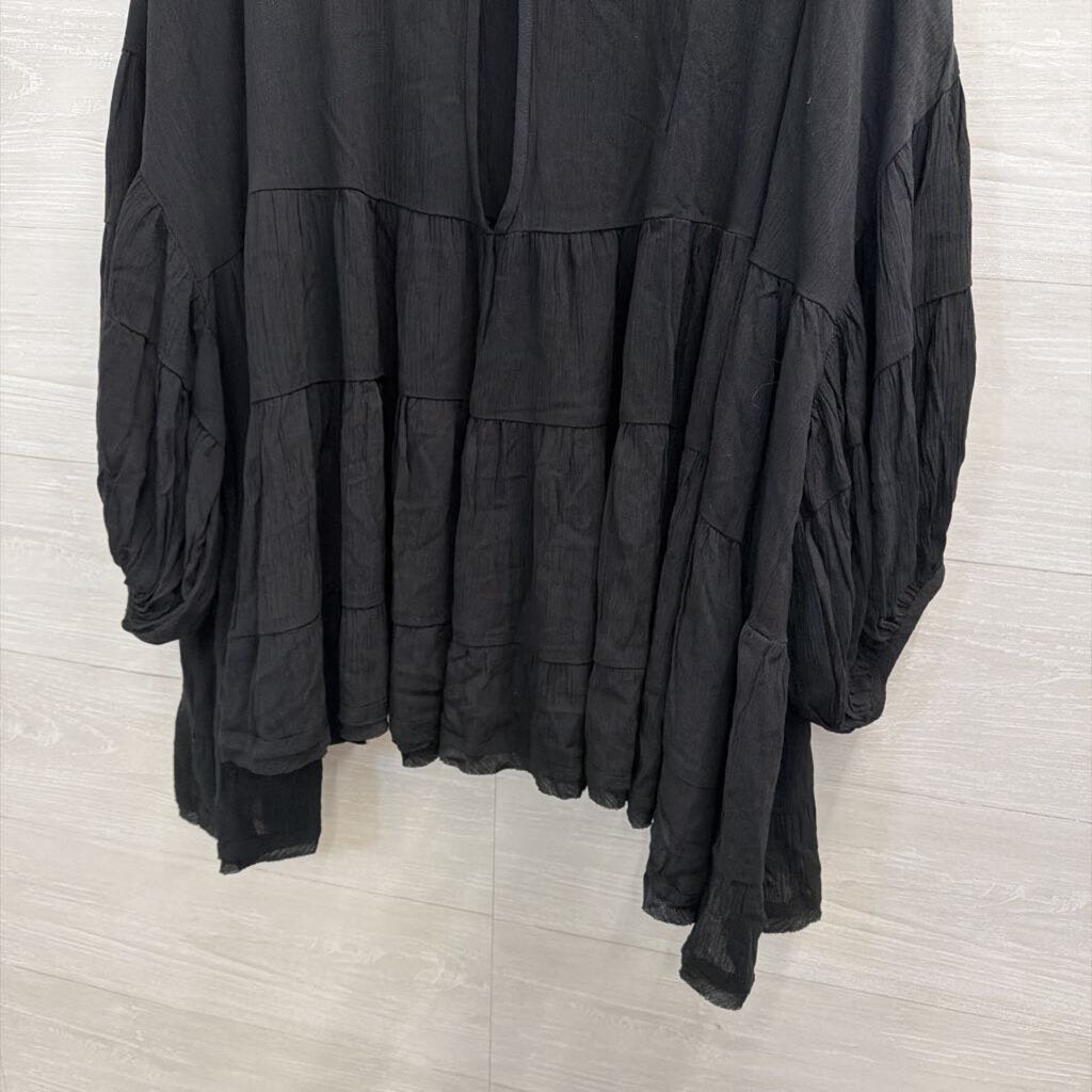 Kye Mi Black Short Puff Sleeve Top Medium