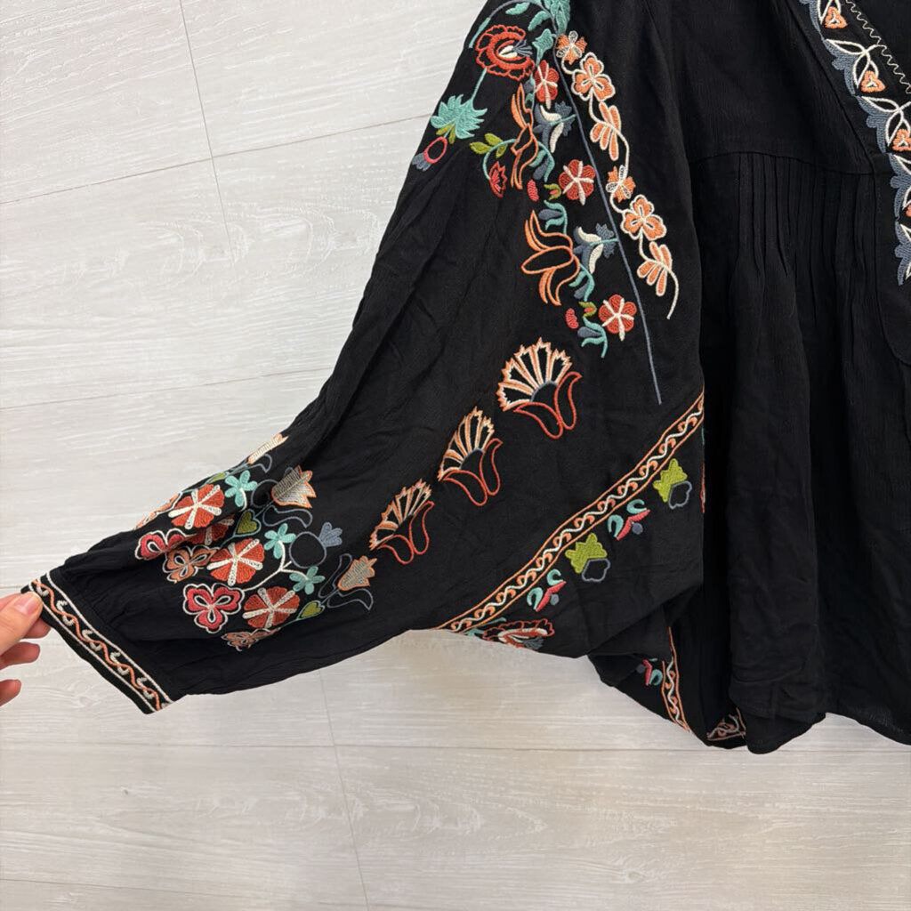 Three Bird Nest Black/ Multi Embroidered Long Sleeve Top Medium