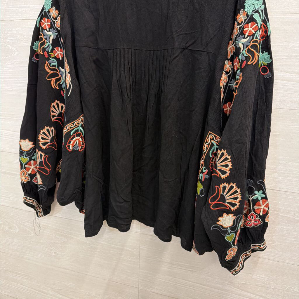 Three Bird Nest Black/ Multi Embroidered Long Sleeve Top Medium