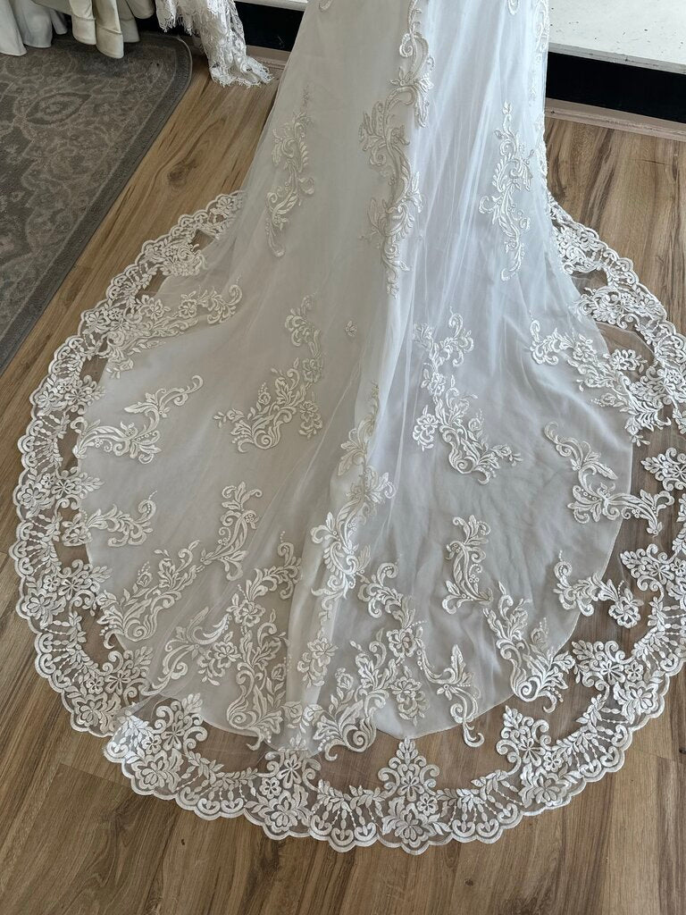 Stella York Ivory Lace Bridal Gown 14
