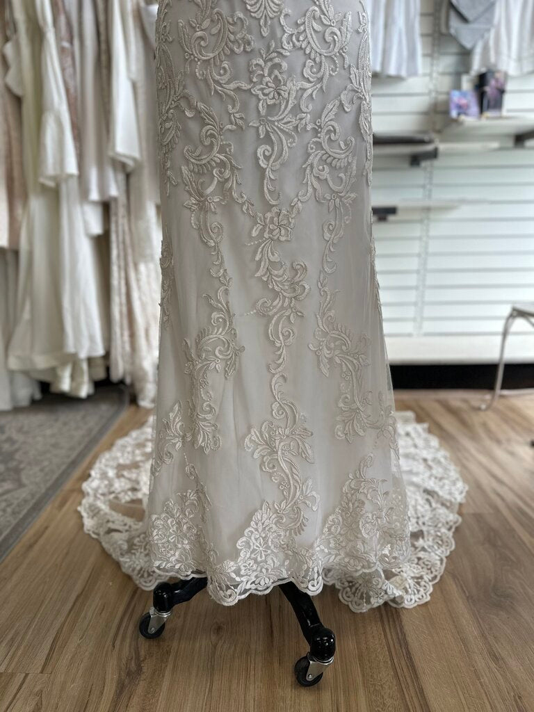 Stella York Ivory Lace Bridal Gown 18