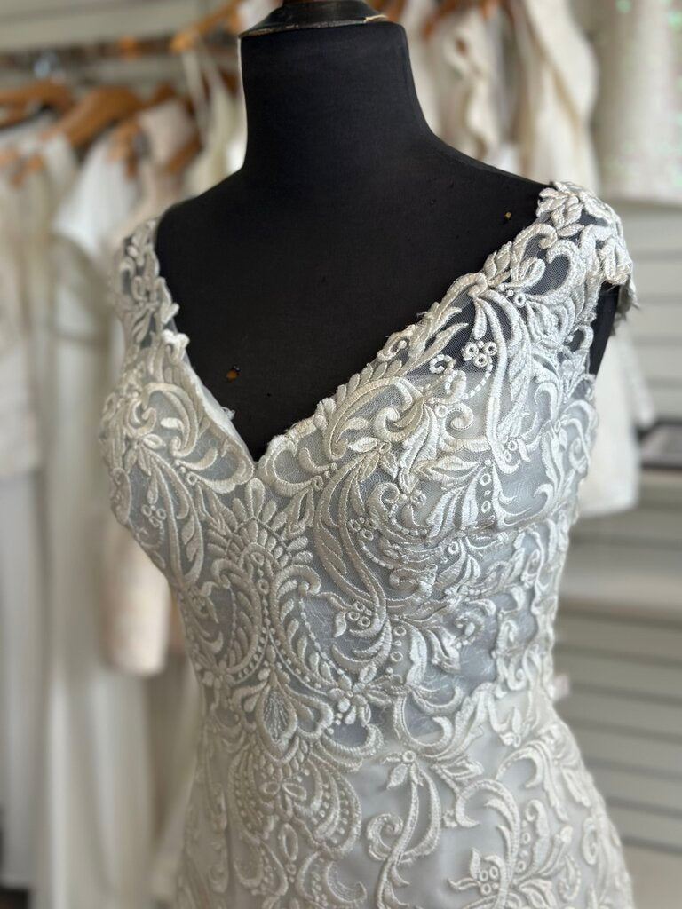 Stella York Ivory Lace Bridal Gown 14