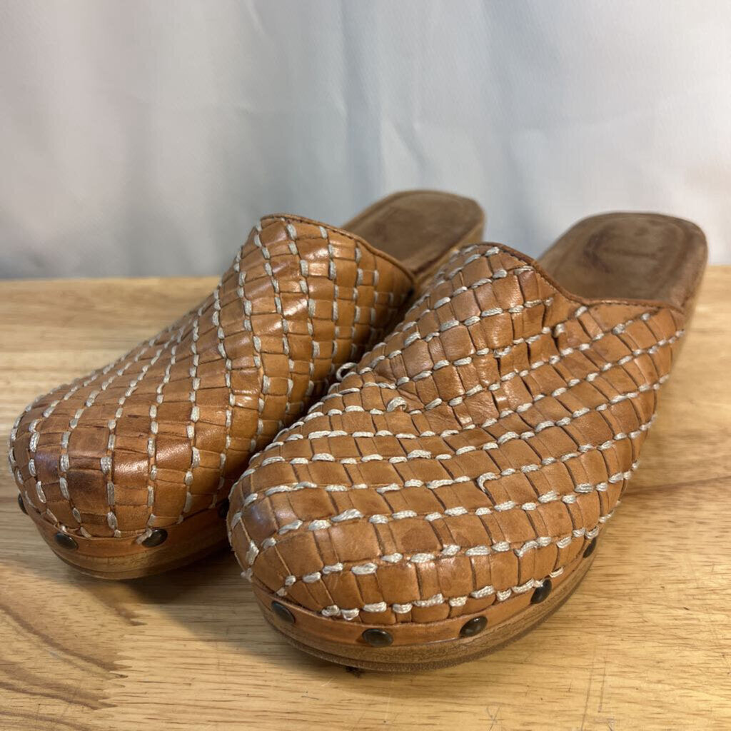 White Mt Brown Woven Leather Clogs 8