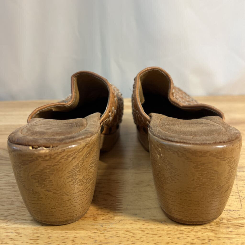 White Mt Brown Woven Leather Clogs 8