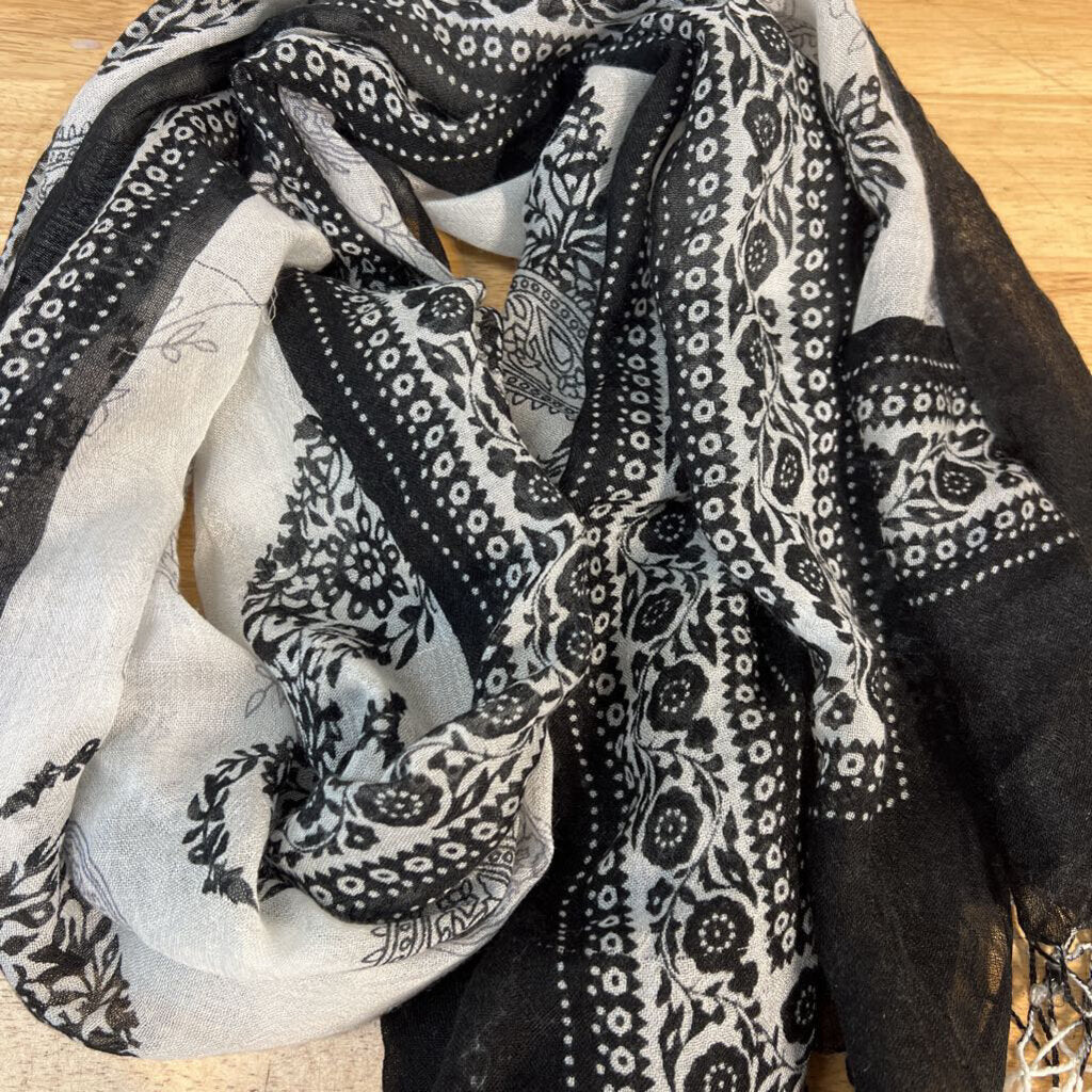 Black/ White Print Scarf