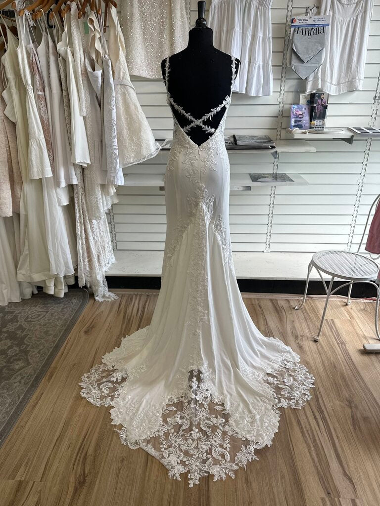 Azazie Ivory Lace Detail Bridal Gown 16