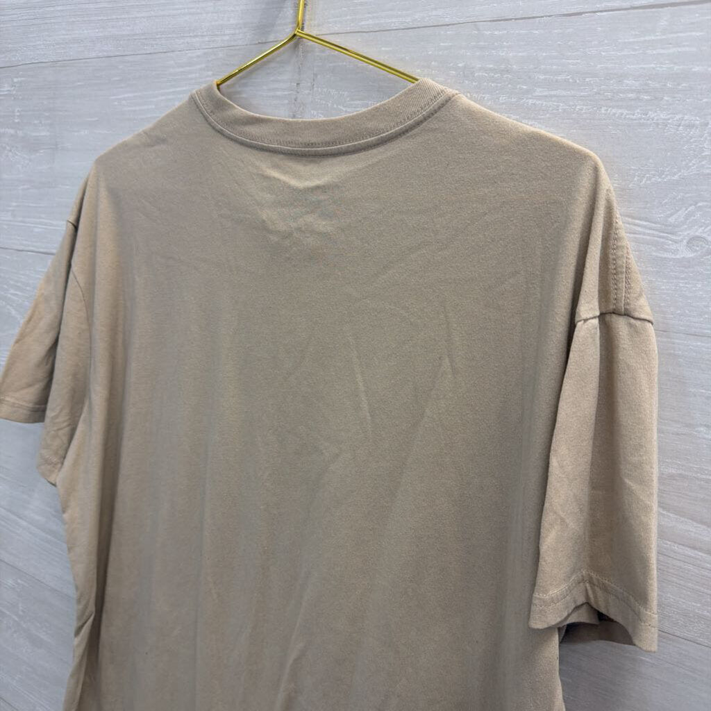 Peanuts Beige/ Green Lazy Sunday Short Sleeve Graphic Tee Large