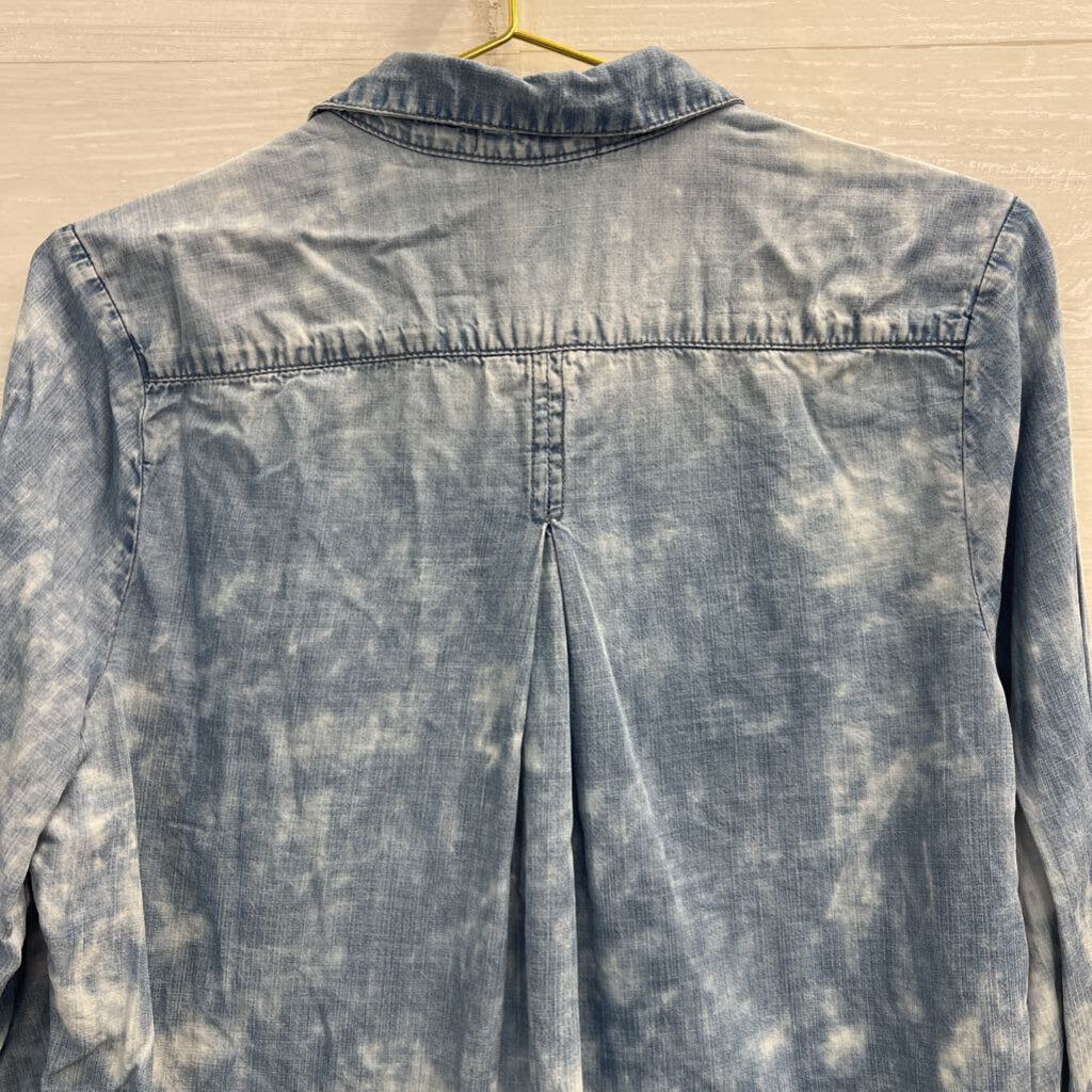 Cloth and Stone Blue Acid Wash Long Sleeve Button Down Top Medium