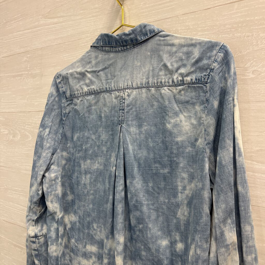 Cloth and Stone Blue Acid Wash Long Sleeve Button Down Top Medium