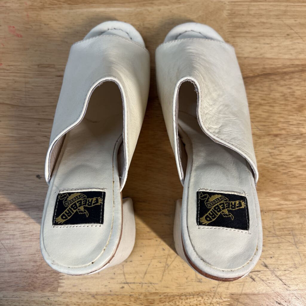 Freebird Cream Leather Trina Slip On Peep Toe Block Heels 9