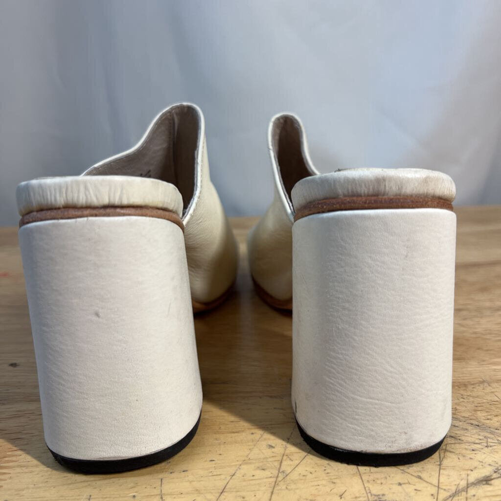Freebird Cream Leather Trina Slip On Peep Toe Block Heels 9