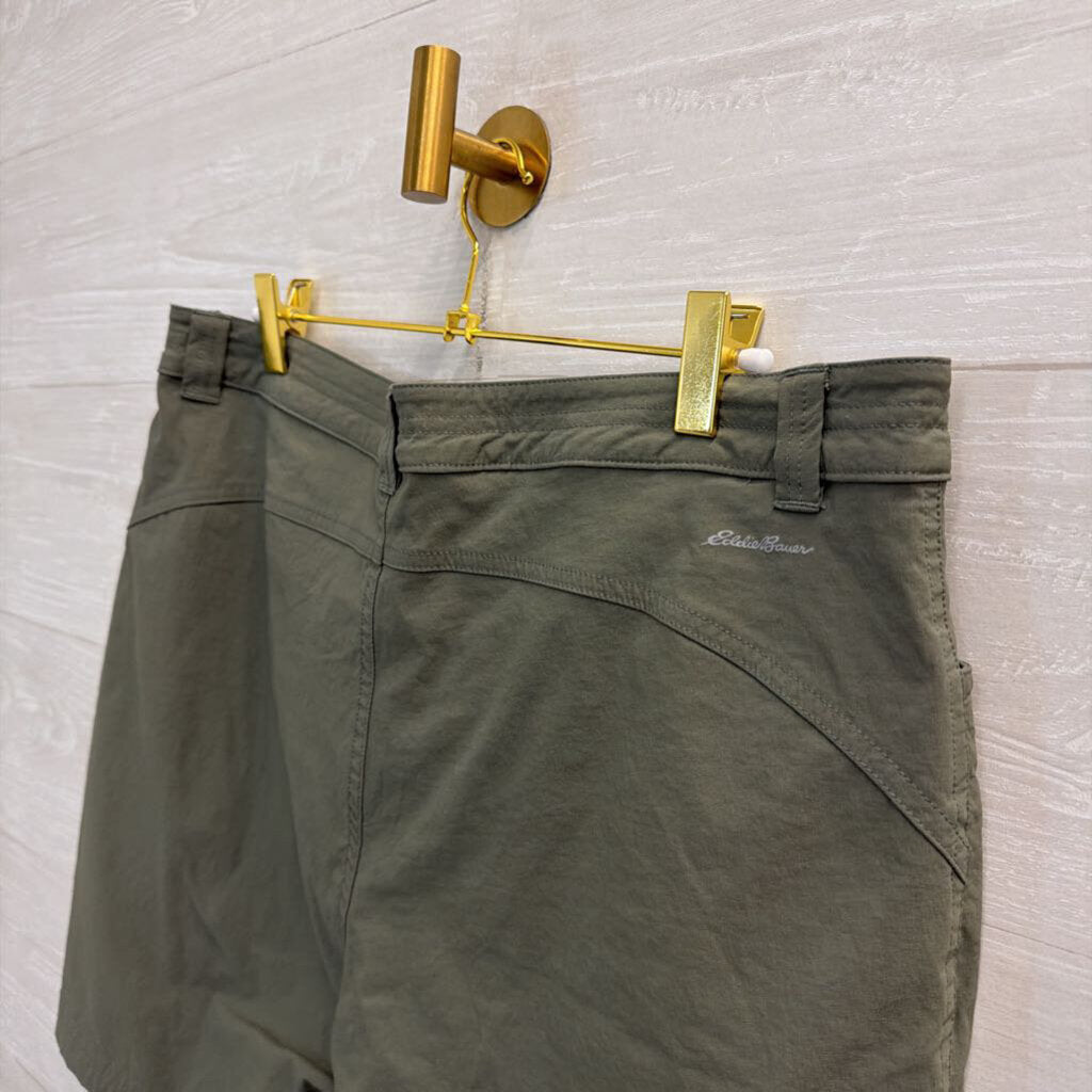 Eddie Bauer Green Cargo Style Shorts 12