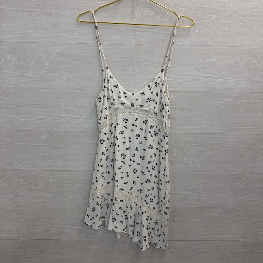 Olivaceous White/ Black Print Mini Dress Medium