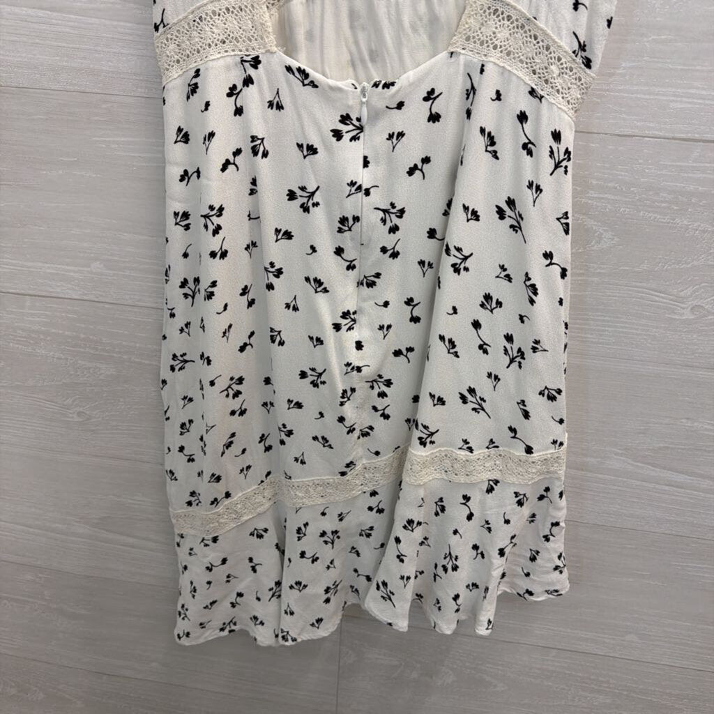 Olivaceous White/ Black Print Mini Dress Medium