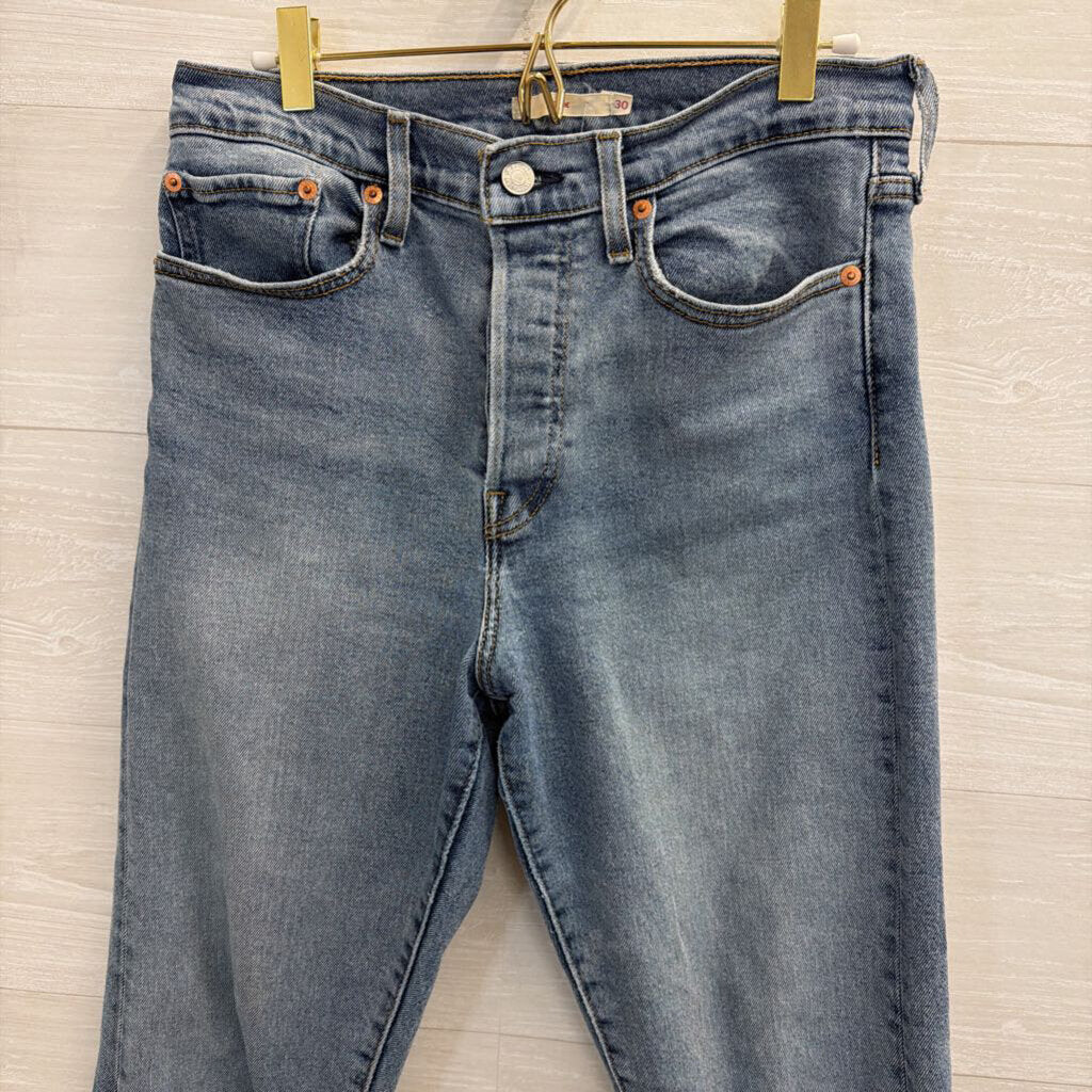Levi Medium Wash Wedgie Jeans 30
