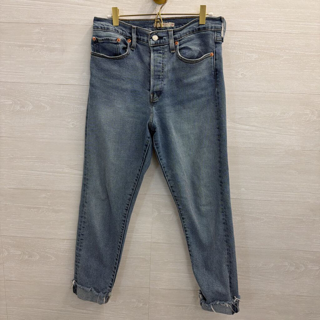Levi Medium Wash Wedgie Jeans 30
