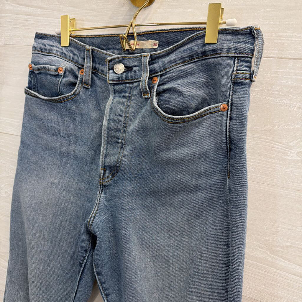 Levi Medium Wash Wedgie Jeans 30