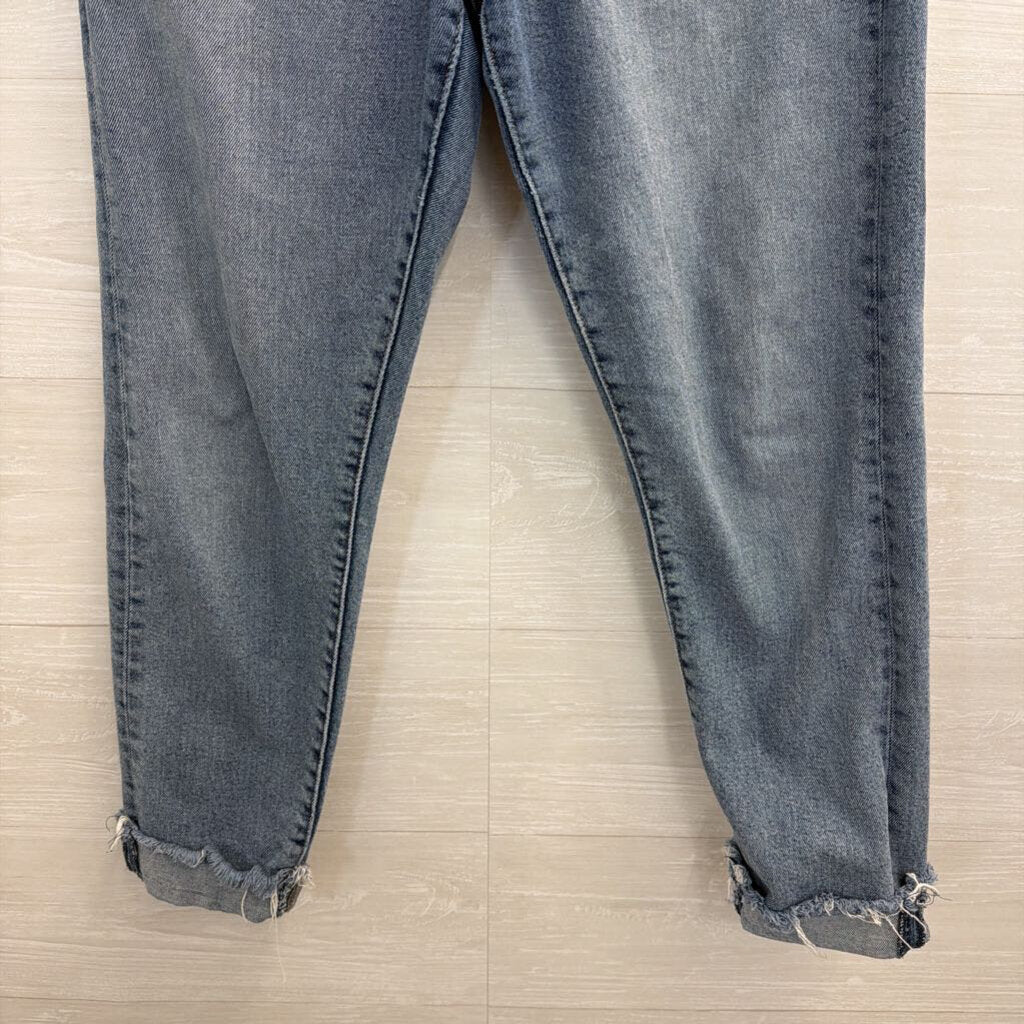Levi Medium Wash Wedgie Jeans 30