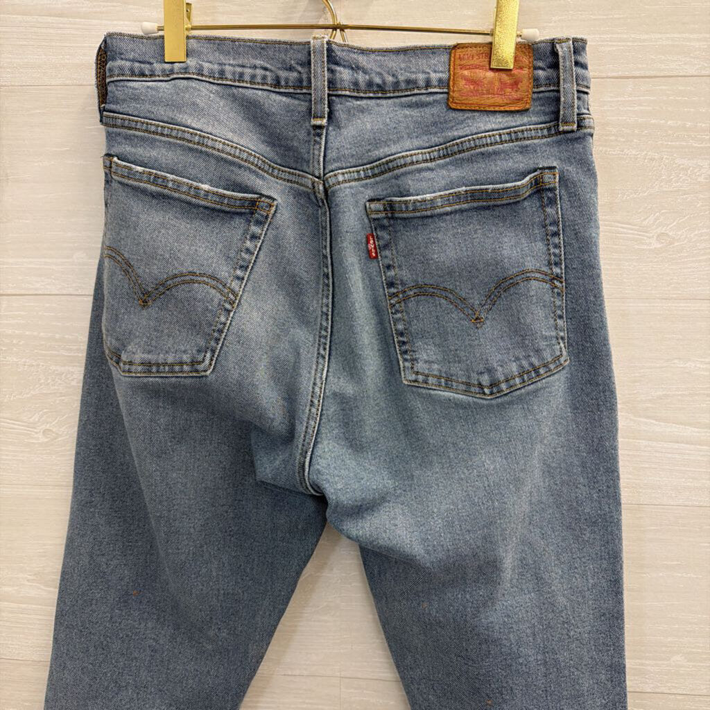 Levi Medium Wash Wedgie Jeans 30