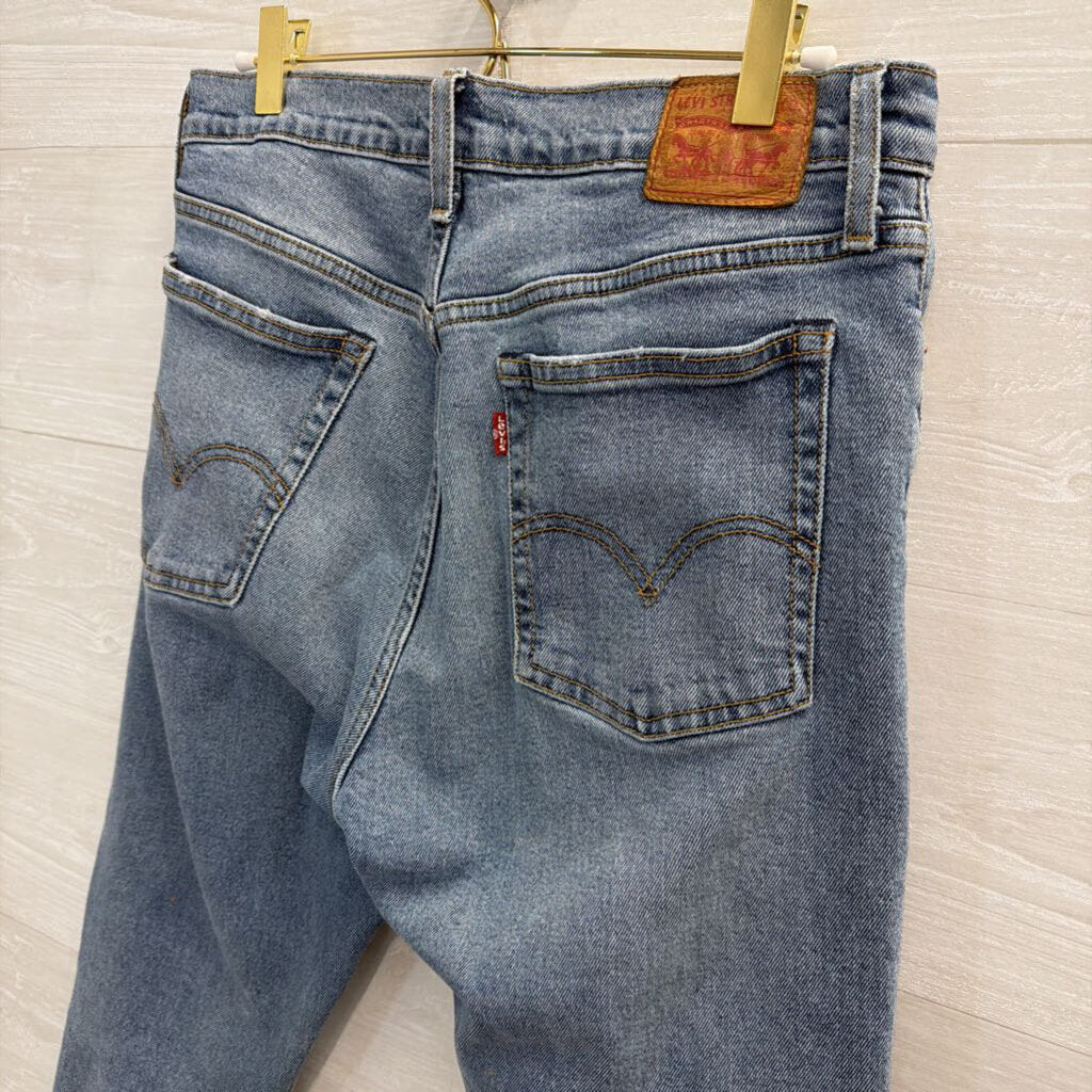 Levi Medium Wash Wedgie Jeans 30