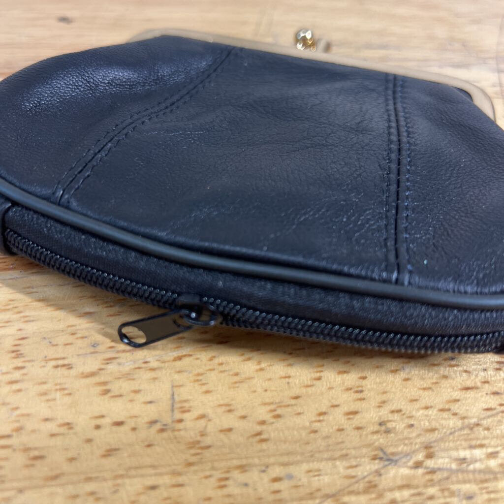 Black Leather/ Gold Detail Small Kisslock Wallet
