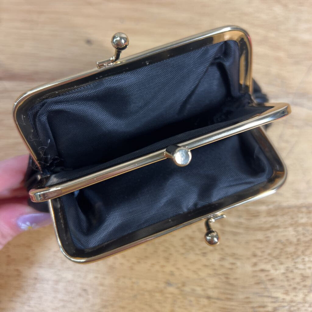Black Leather/ Gold Detail Small Kisslock Wallet