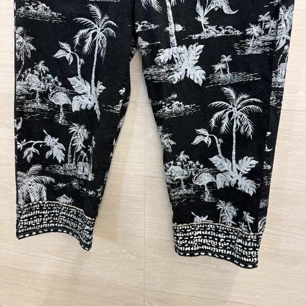Moka Sport Black/ White Tropical Print Cropped Pants Large