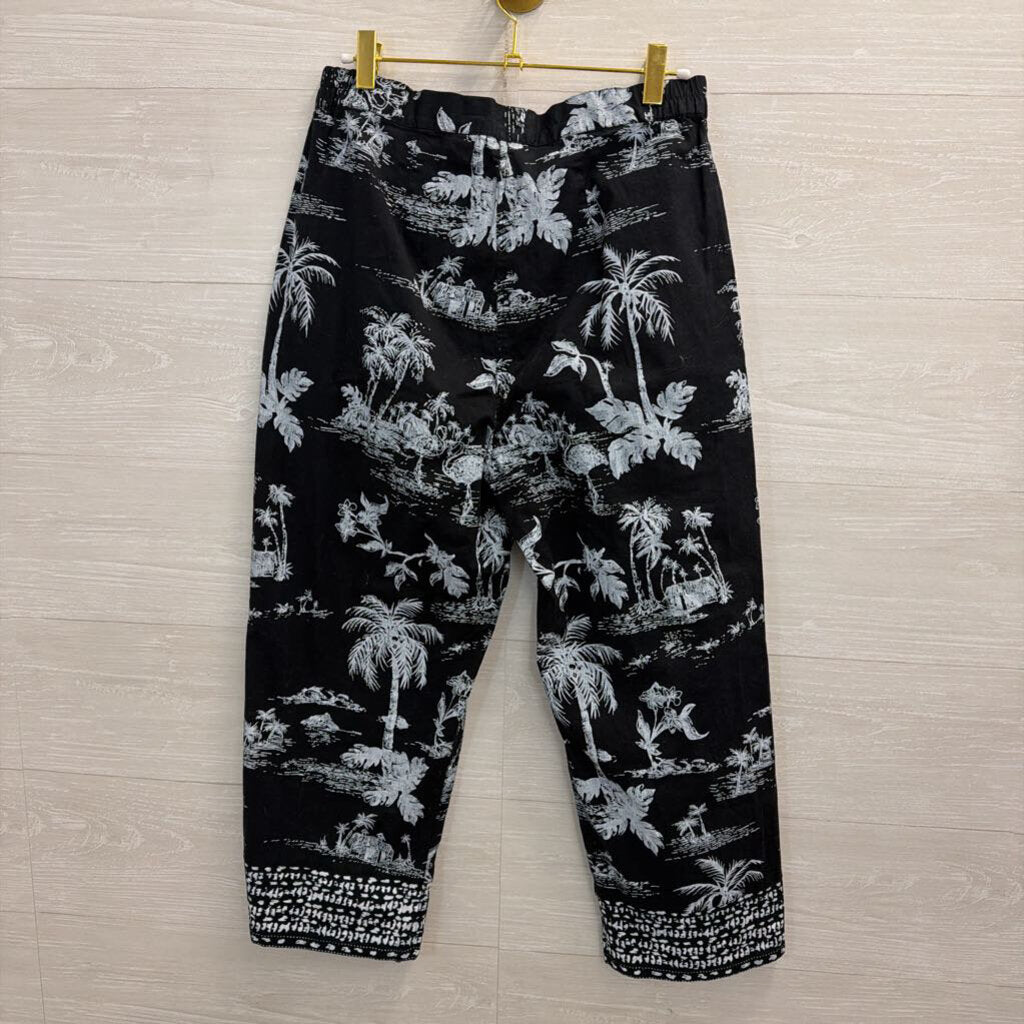 Moka Sport Black/ White Tropical Print Cropped Pants Large