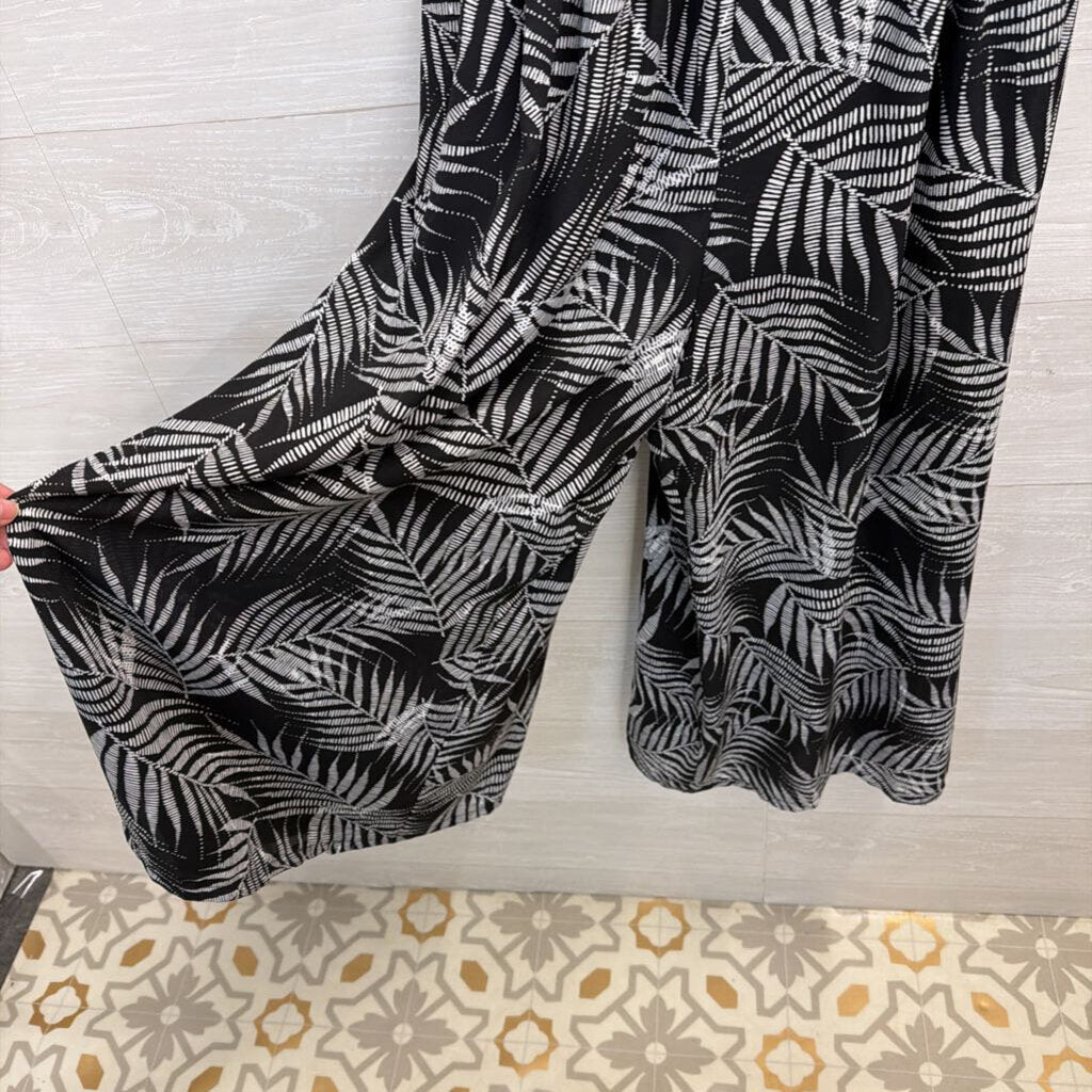 She and Sky Black/ White Print Short Sleeve Jumpsuit Large