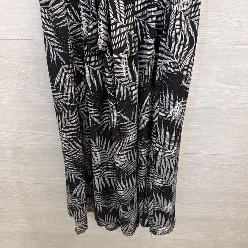 She and Sky Black/ White Print Short Sleeve Jumpsuit Large
