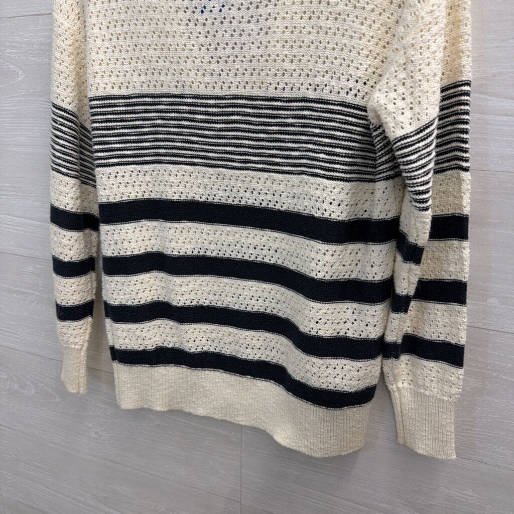 Heartloom White/ Navy Striped Knit Long Sleeve Top Small