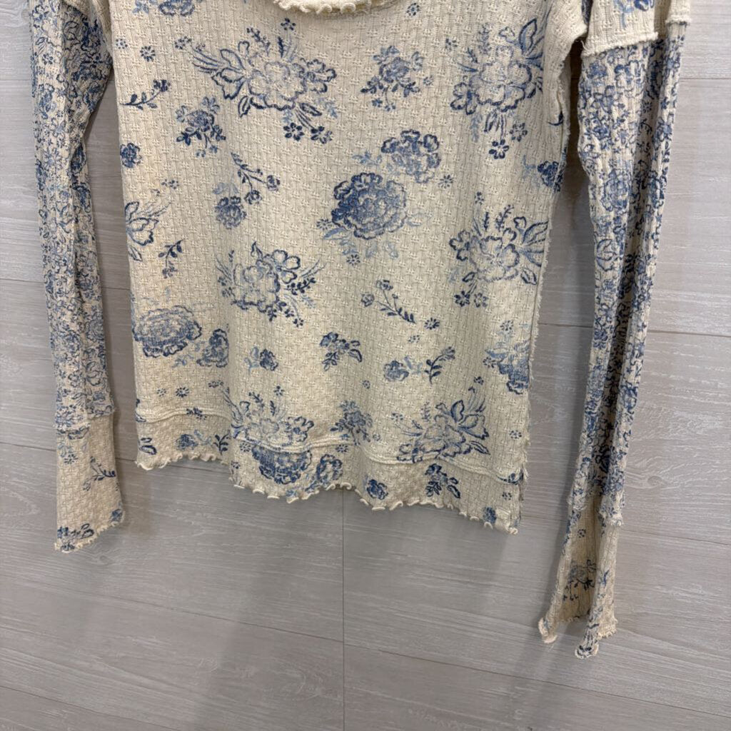 We The Free Cream/ Blue Floral Print Textured Long Sleeve Top Medium