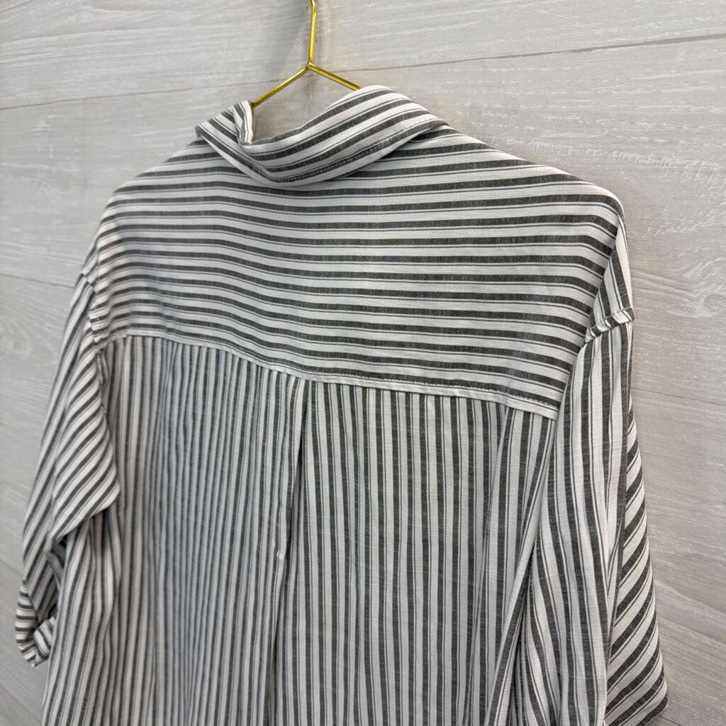 Max Studio Cropped Striped Long Sleeve Button Up Small