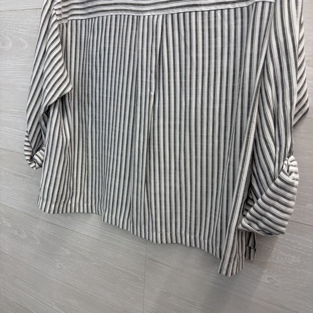 Max Studio Cropped Striped Long Sleeve Button Up Small