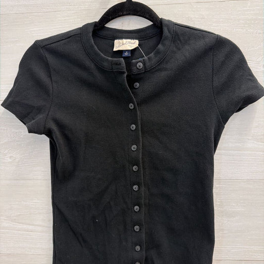Black Short Sleeve Button Front Top Medium