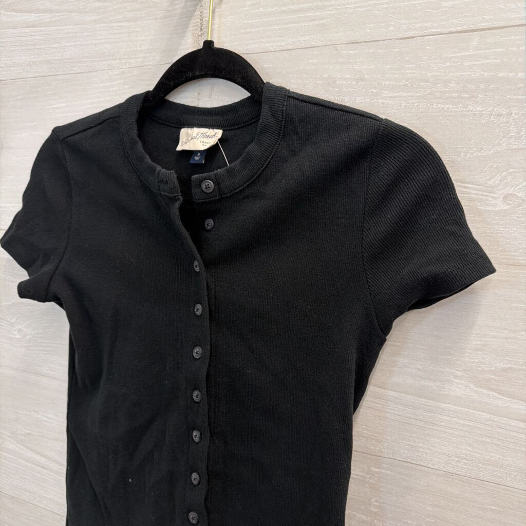 Black Short Sleeve Button Front Top Medium