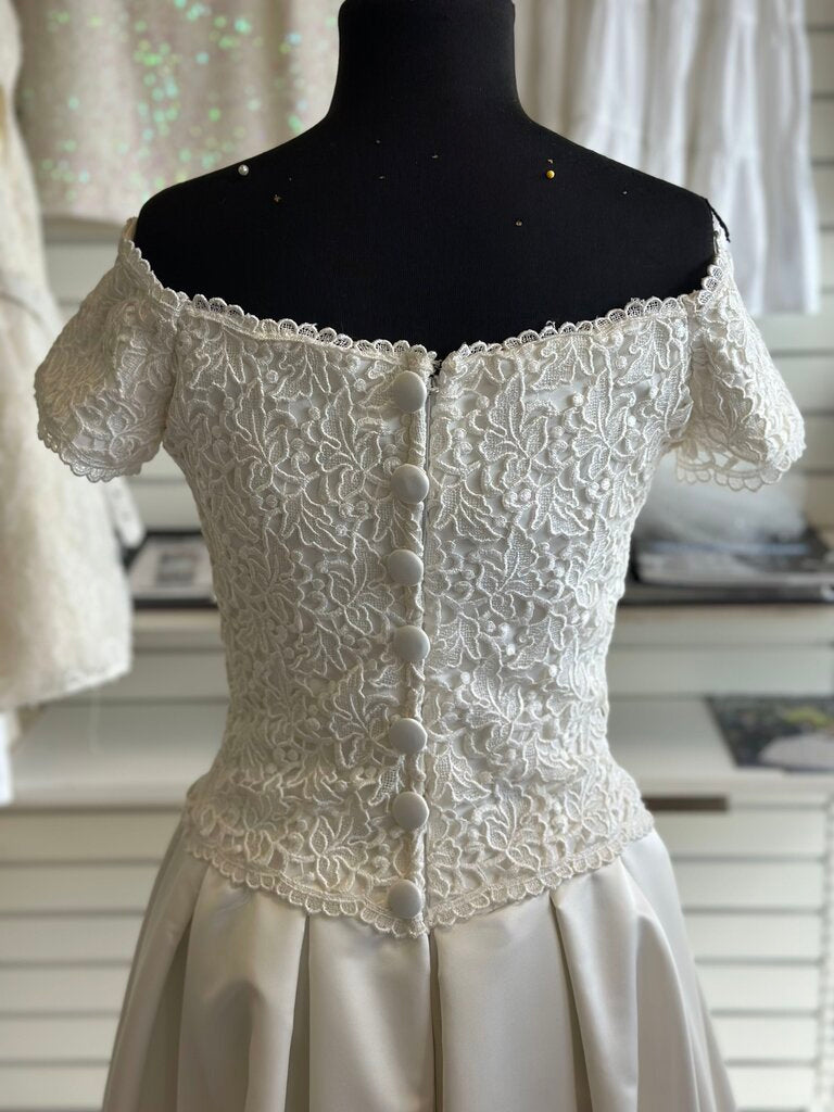 Vintage Ivory Lace Top Satin Skirt Bridal Gown Small
