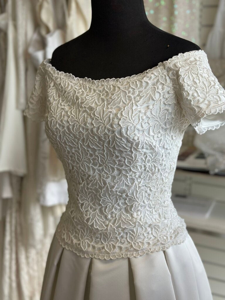 Vintage Ivory Lace Top Satin Skirt Bridal Gown Small