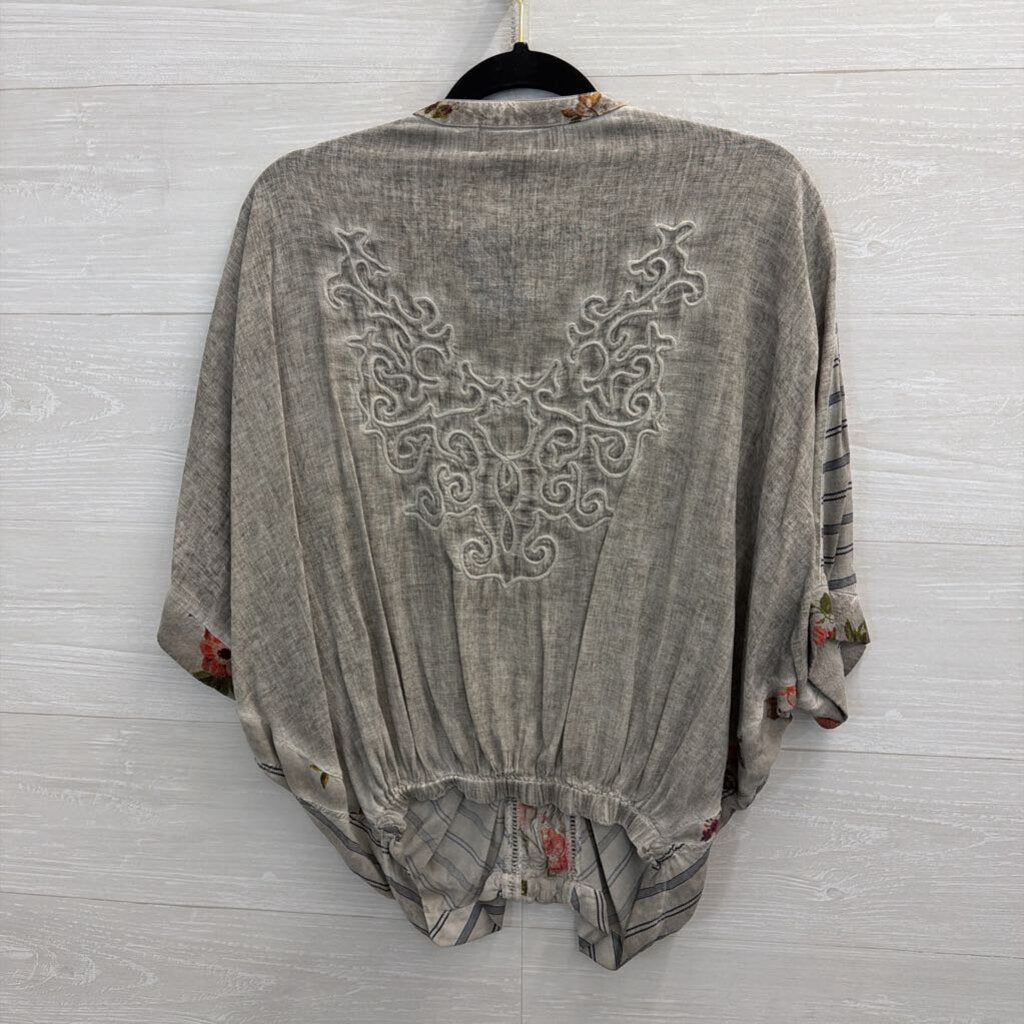 Gretty Zueger Grey Striped Print Short Sleeve Boxy Top Small