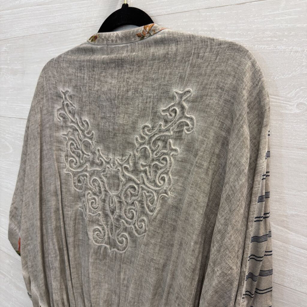 Gretty Zueger Grey Striped Print Short Sleeve Boxy Top Small