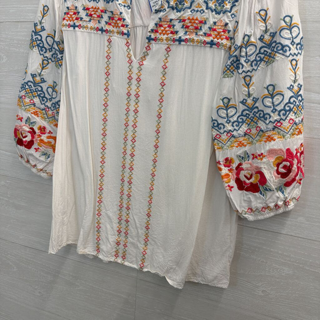 Savanna Jane White/ Multi Embroidered Puff Sleeve Top Small