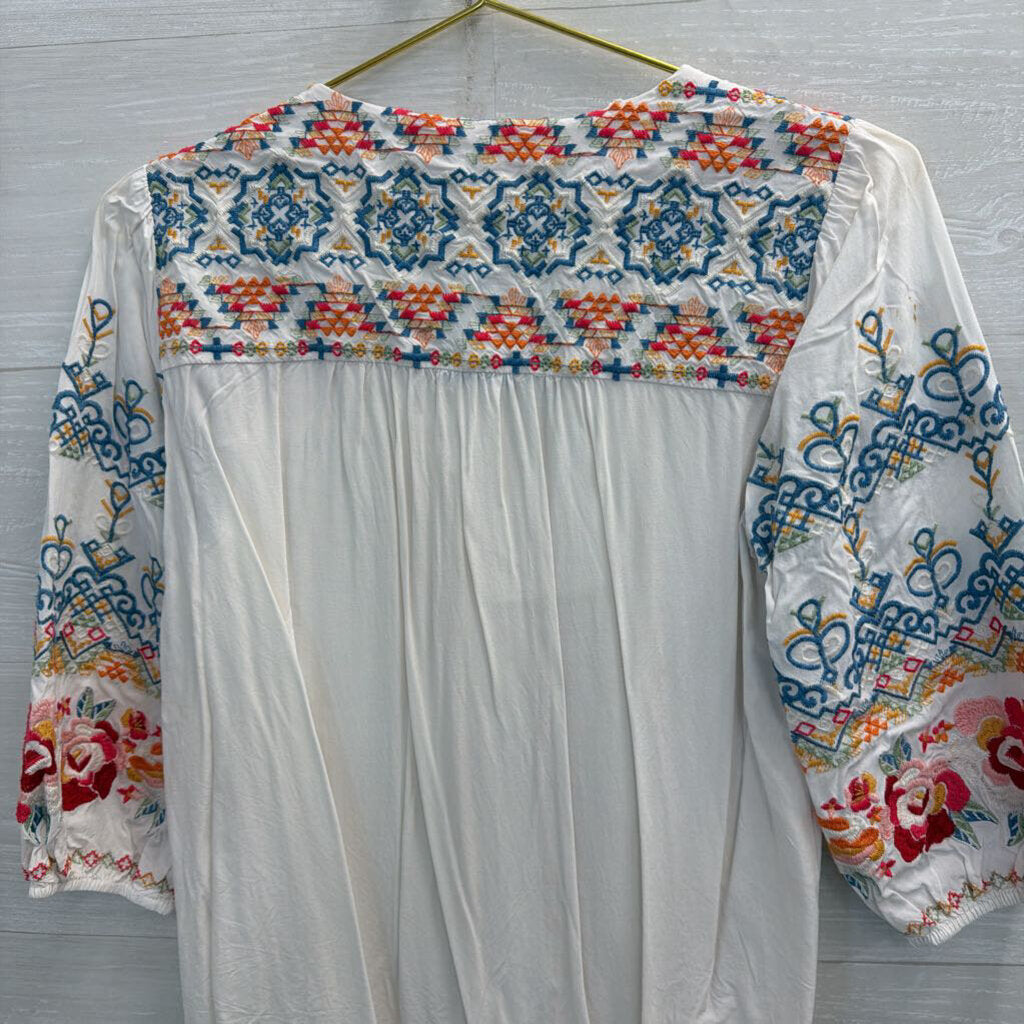 Savanna Jane White/ Multi Embroidered Puff Sleeve Top Small