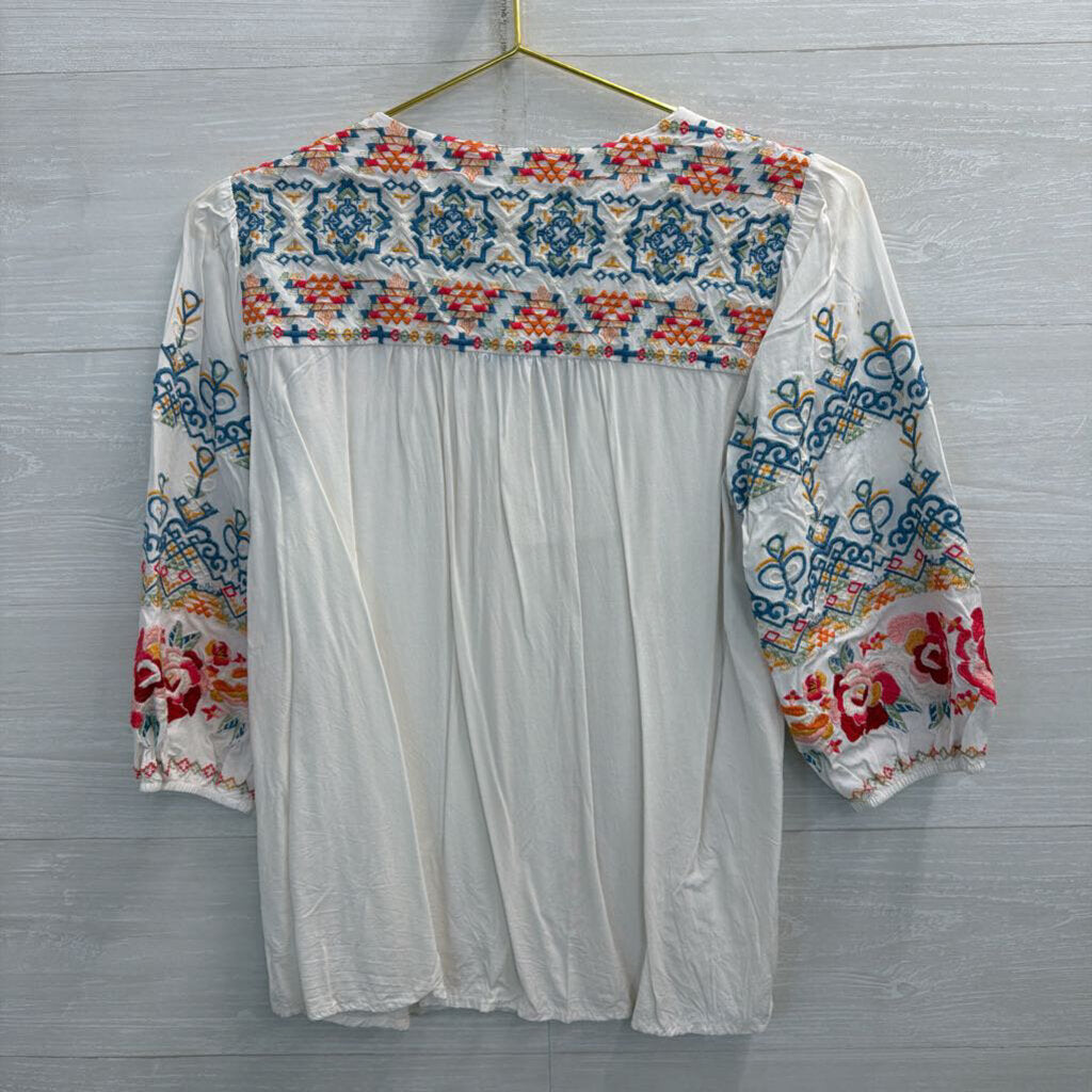 Savanna Jane White/ Multi Embroidered Puff Sleeve Top Small