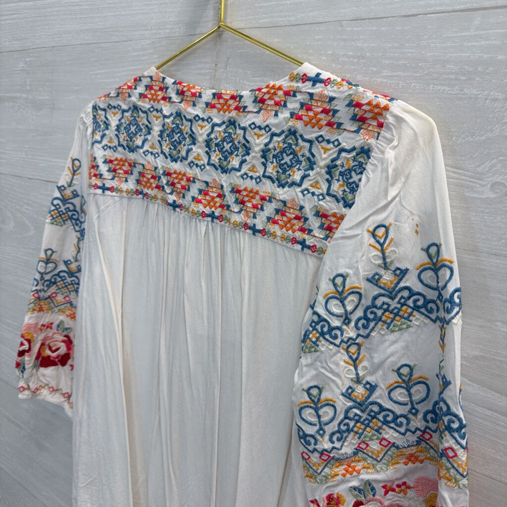 Savanna Jane White/ Multi Embroidered Puff Sleeve Top Small