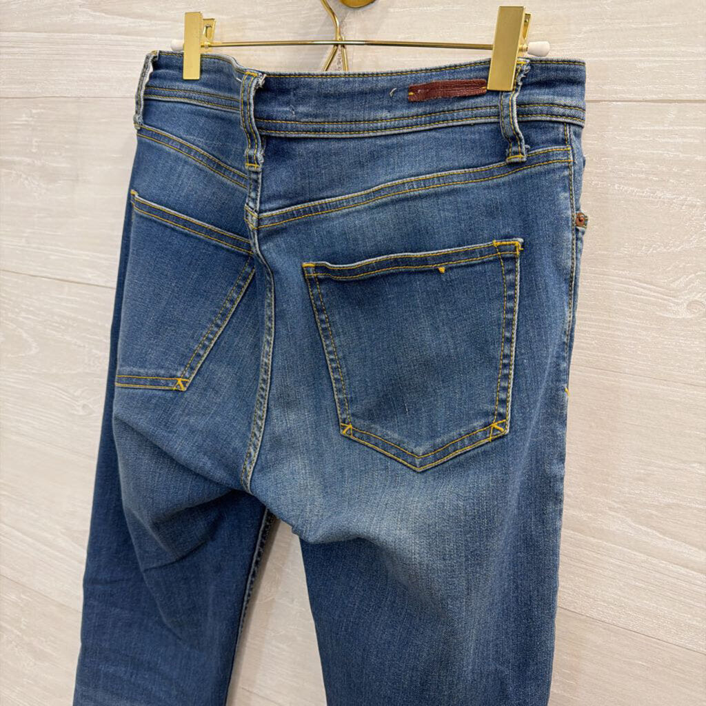 Pilcro Medium Wash Slim Straight Jeans 27