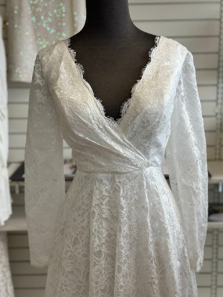 Ivory Lace Long Sleeve Bridal Gown Medium