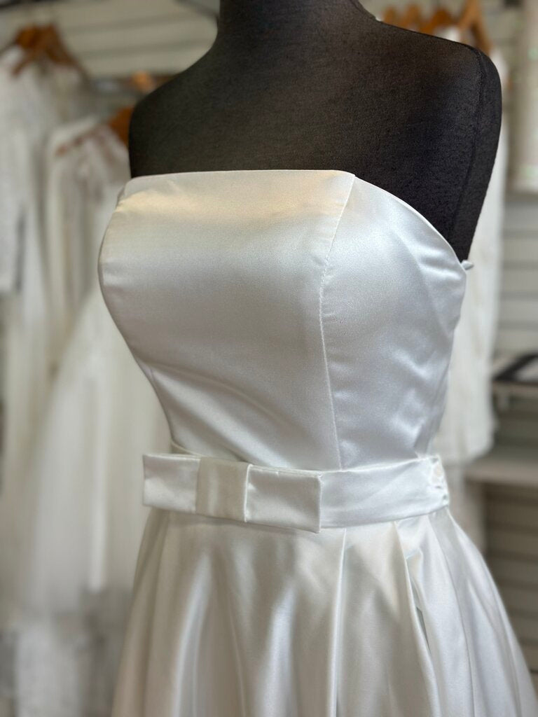 Ivory Satin Strapless Lace Up Back Bridal Gown Medium